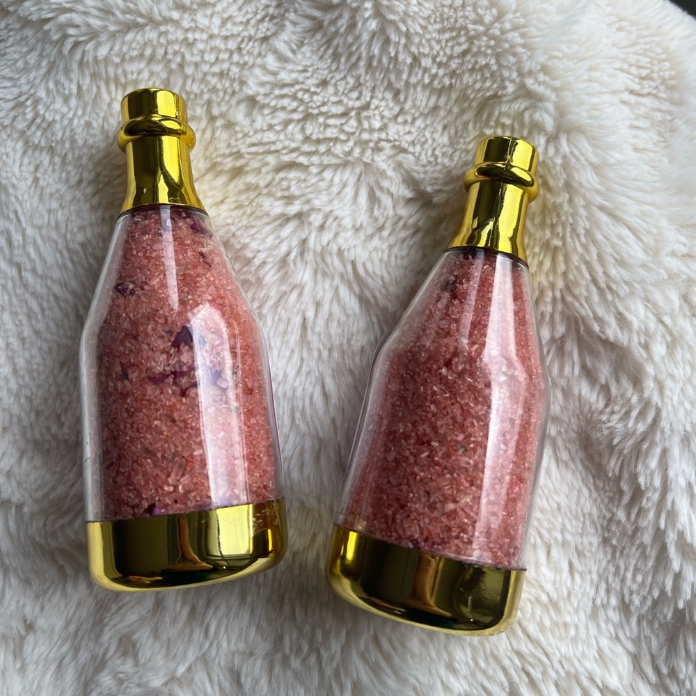 Diva Rose 👑🌹Bath Soak! 🍾👑🌹💋✨ - Picture 4 of 4